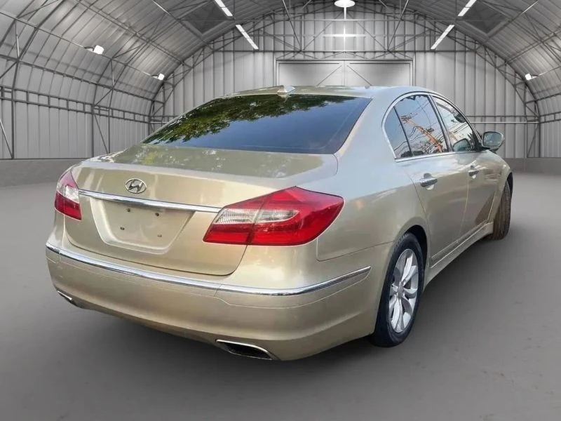 2012 Hyundai Genesis - Image 7 of 12