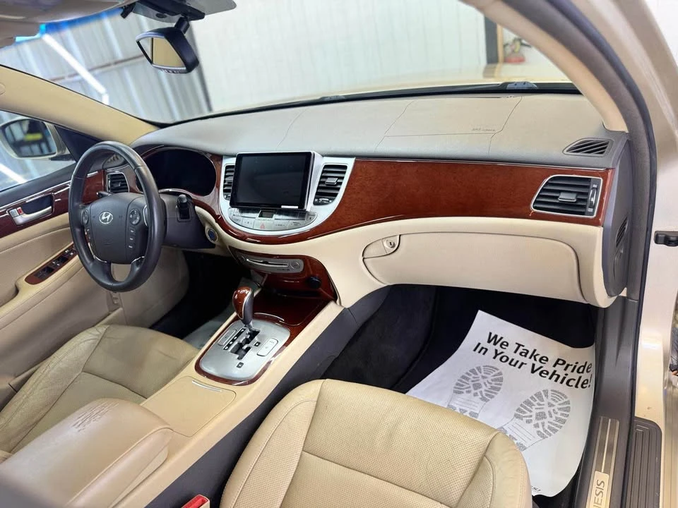 2012 Hyundai Genesis - Image 9 of 11