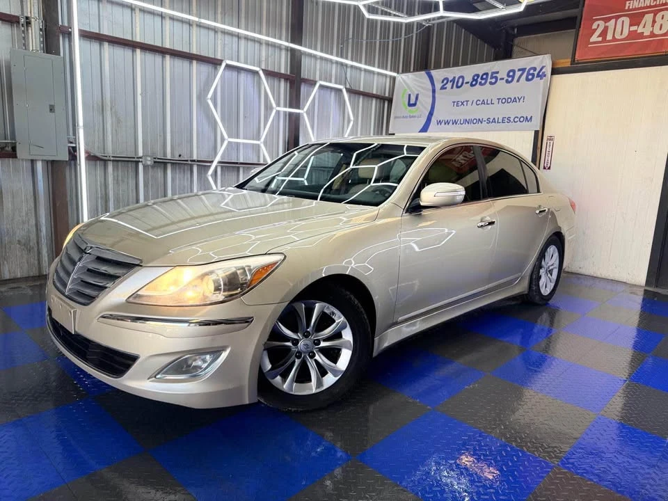 2012 Hyundai Genesis - Image 3 of 11