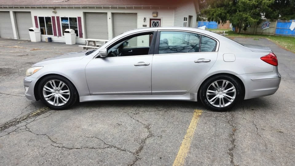 2012 Hyundai Genesis - Image 2 of 19