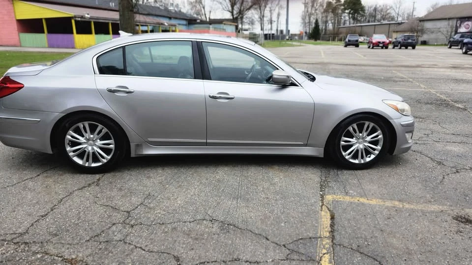 2012 Hyundai Genesis - Image 6 of 19