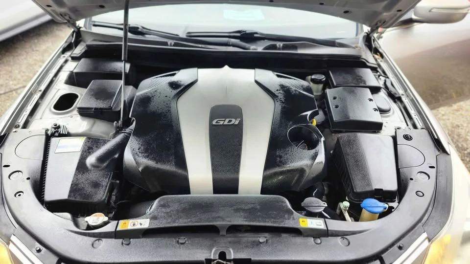 2012 Hyundai Genesis - Image 15 of 19