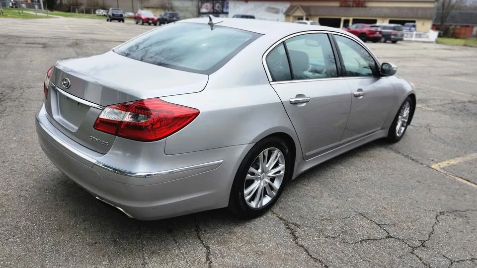 2012 Hyundai Genesis - Image 5 of 19