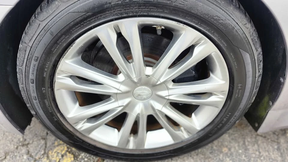 2012 Hyundai Genesis - Image 9 of 19