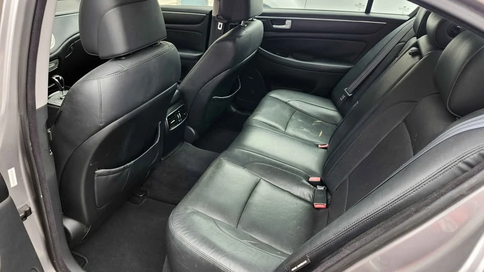 2012 Hyundai Genesis - Image 13 of 19