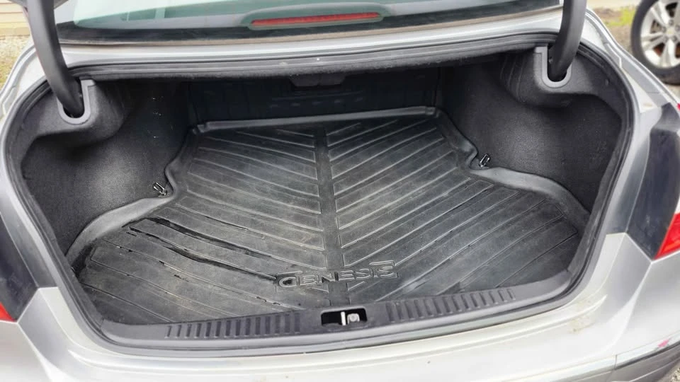2012 Hyundai Genesis - Image 16 of 19