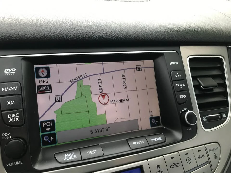 2012 Hyundai Genesis - Image 5 of 12