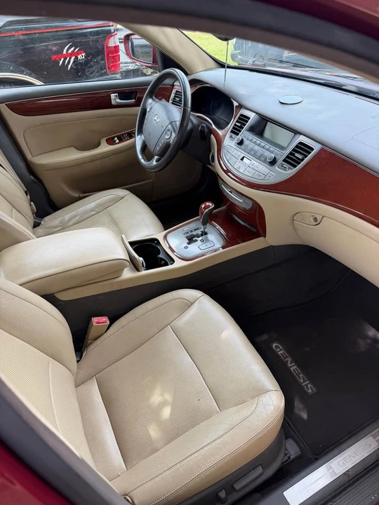2012 Hyundai Genesis - Image 6 of 9