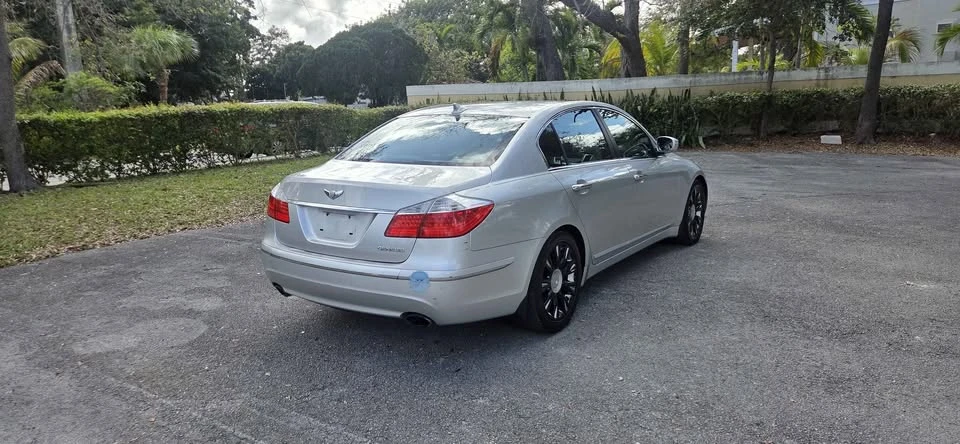 2012 Hyundai Genesis - Image 19 of 19