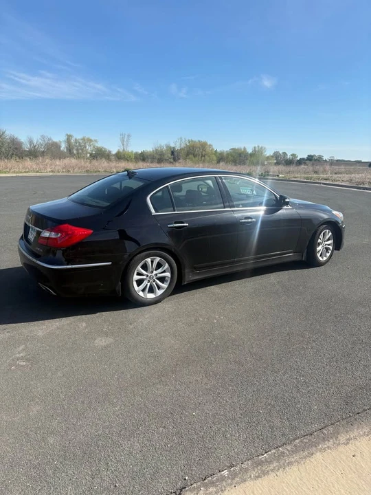 2012 Hyundai Genesis - Image 5 of 9