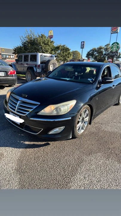 2012 Hyundai Genesis - Image 2 of 2