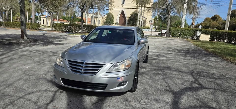 2012 Hyundai Genesis - Image 5 of 19