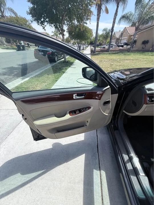 2012 Hyundai Genesis - Image 6 of 7