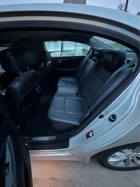 2012 Hyundai Genesis - Image 3 of 8