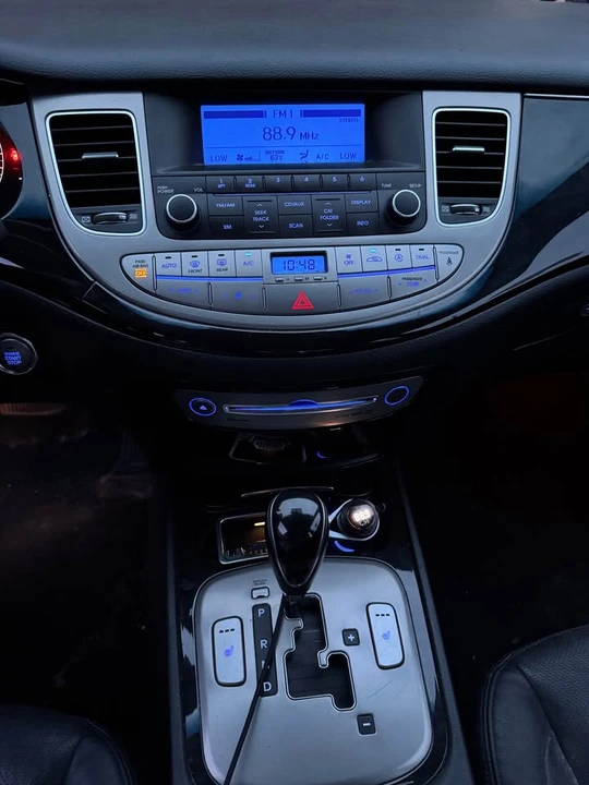 2012 Hyundai Genesis - Image 7 of 8