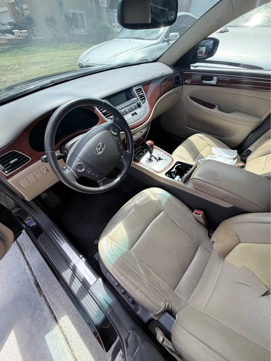 2012 Hyundai Genesis - Image 5 of 7