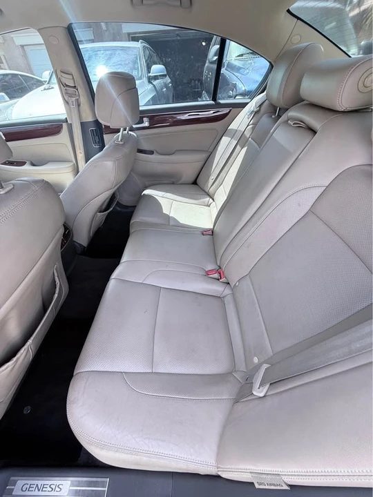 2012 Hyundai Genesis - Image 7 of 7