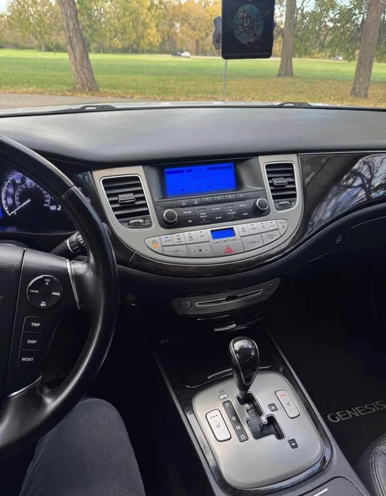2012 Hyundai Genesis - Image 11 of 13