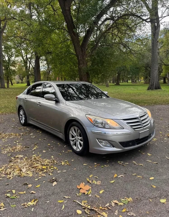 2012 Hyundai Genesis - Image 5 of 13