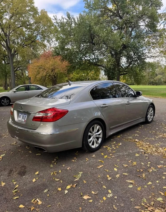2012 Hyundai Genesis - Image 4 of 13