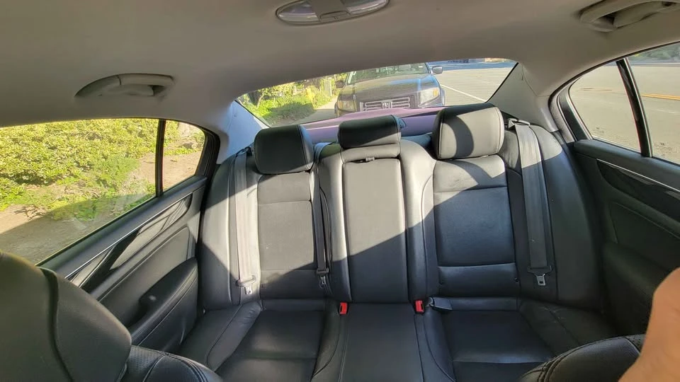 2012 Hyundai Genesis - Image 11 of 13