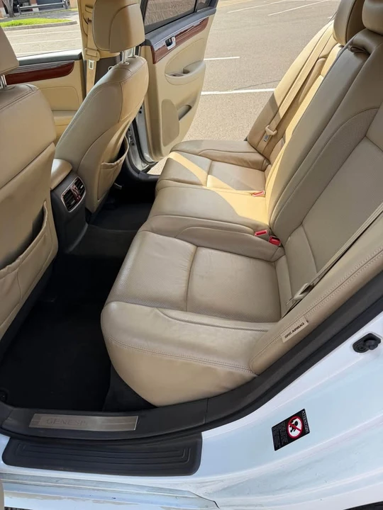 2012 Hyundai Genesis - Image 8 of 14