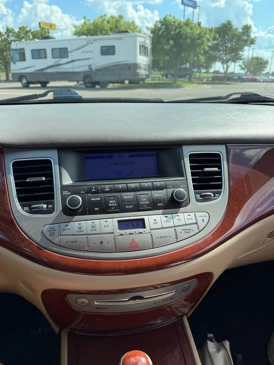 2012 Hyundai Genesis - Image 11 of 14