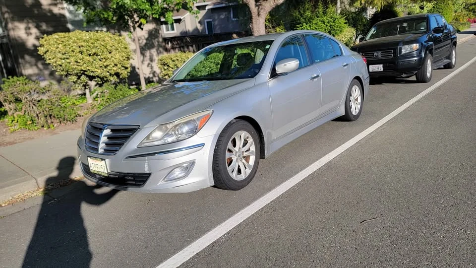 2012 Hyundai Genesis - Image 2 of 13