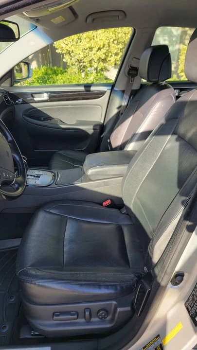 2012 Hyundai Genesis - Image 7 of 13