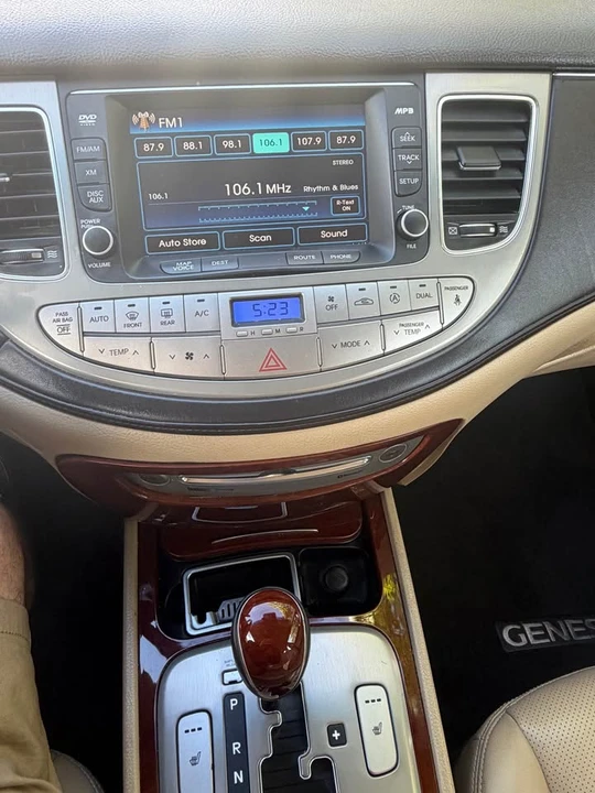 2012 Hyundai Genesis - Image 7 of 8