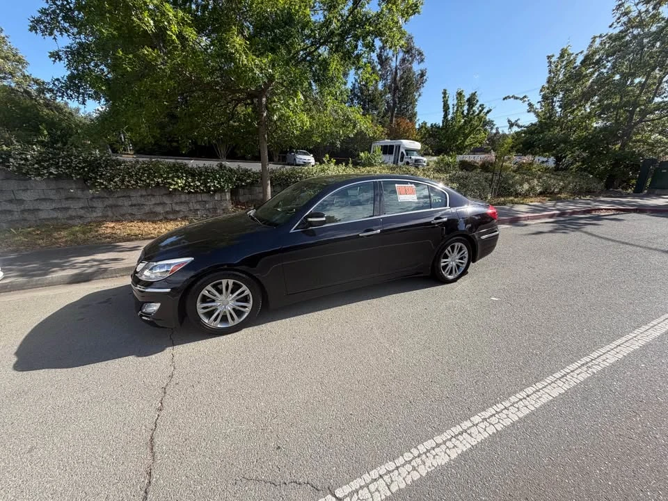 2012 Hyundai Genesis - Image 5 of 8
