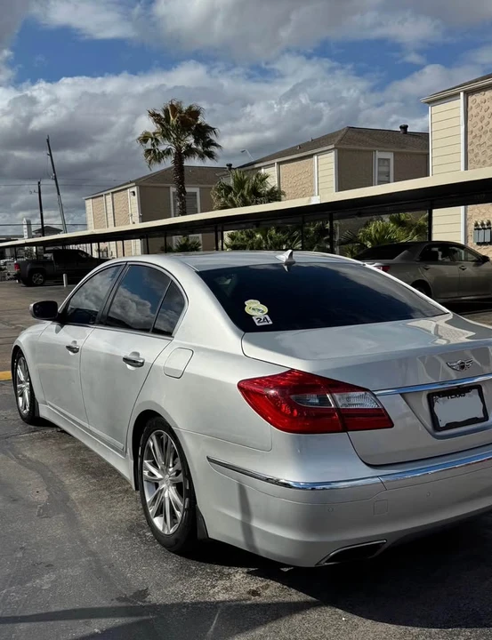 2012 Hyundai Genesis - Image 5 of 12