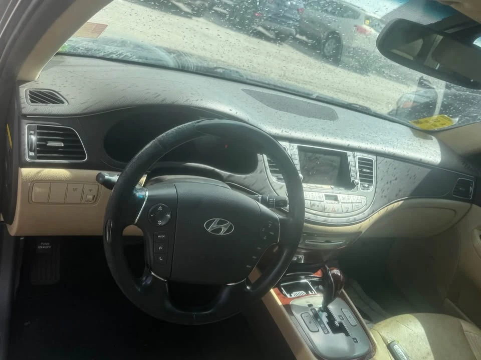 2012 Hyundai Genesis - Image 8 of 8