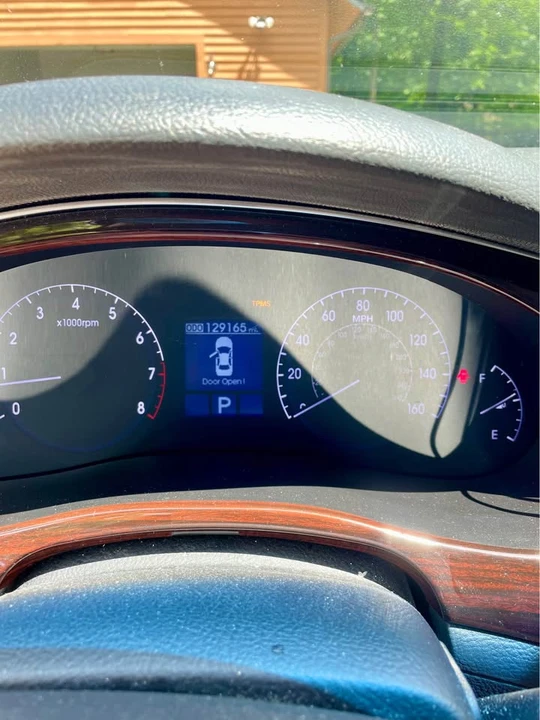 2012 Hyundai Genesis - Image 7 of 10