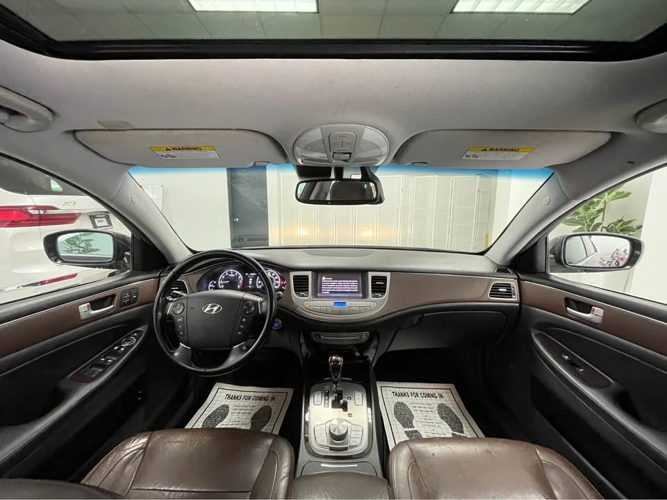 2012 Hyundai Genesis - Image 15 of 19