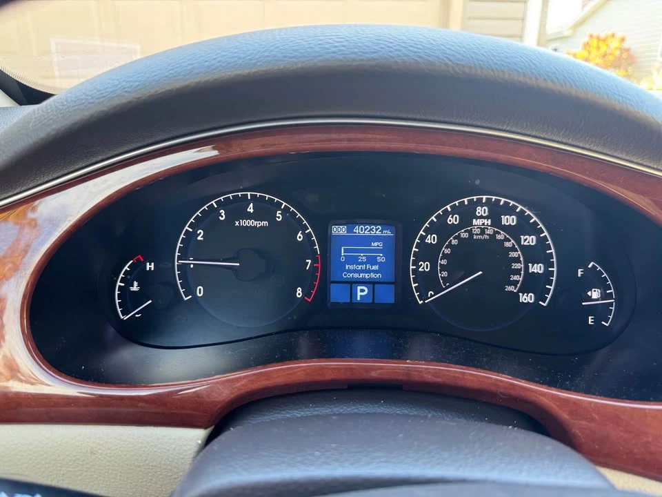2012 Hyundai Genesis - Image 6 of 10