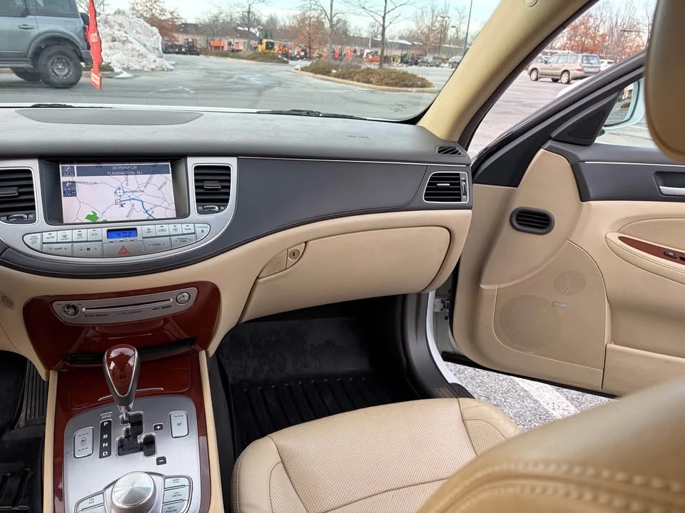 2012 Hyundai Genesis - Image 6 of 10