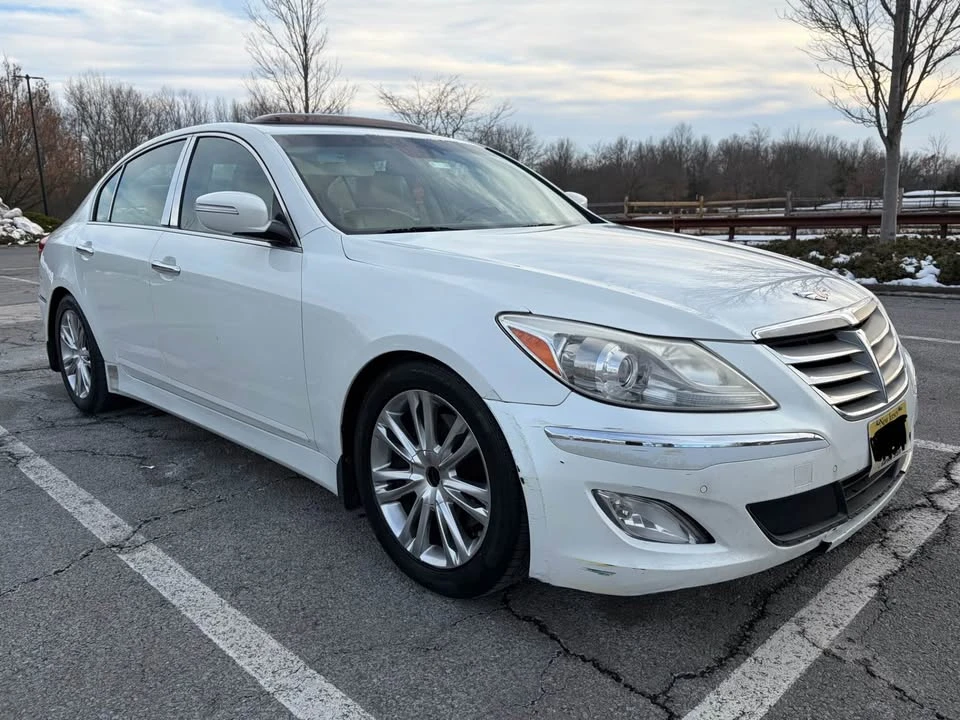 2012 Hyundai Genesis - Image 10 of 10
