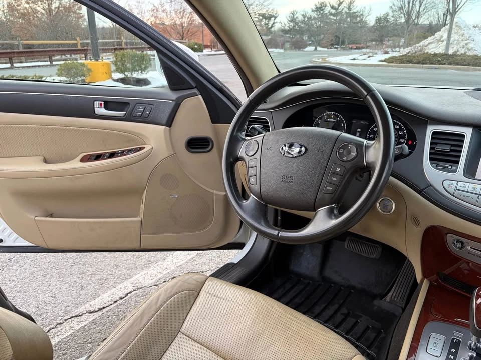 2012 Hyundai Genesis - Image 7 of 10