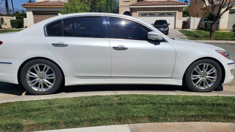 2012 Hyundai Genesis - Image 4 of 6