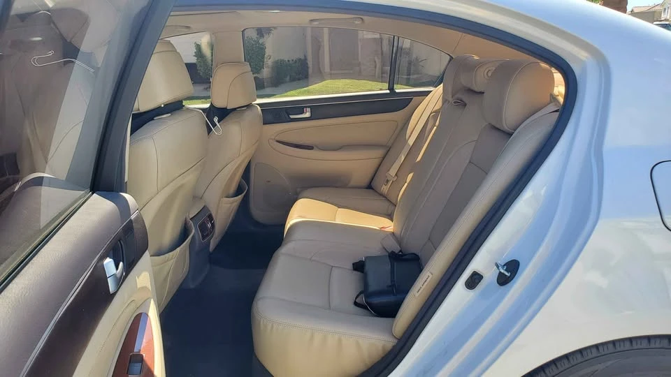 2012 Hyundai Genesis - Image 6 of 6