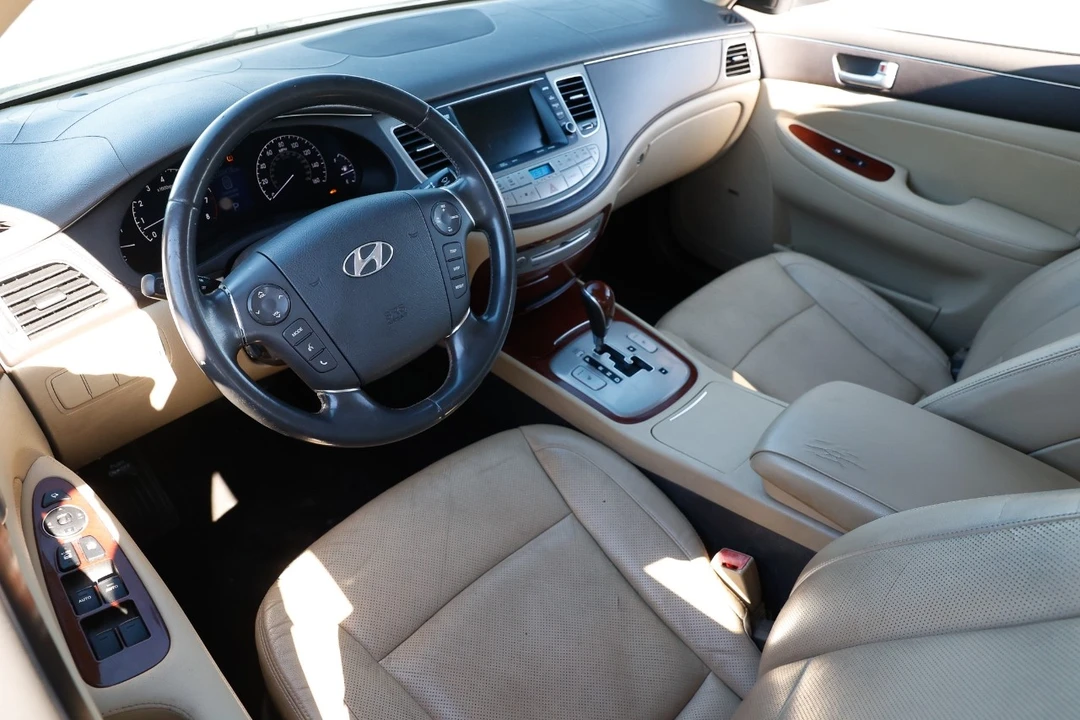 2012 Hyundai Genesis - Image 4 of 12