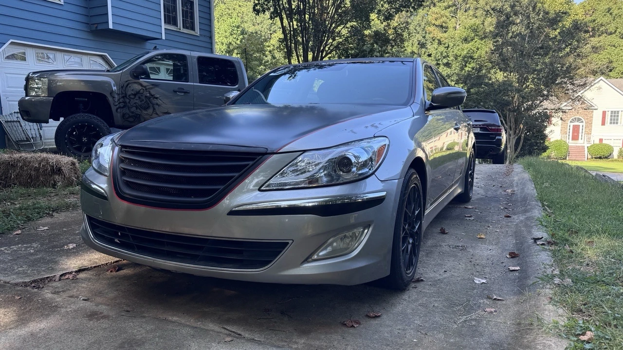 2012 Hyundai Genesis - Image 2 of 15