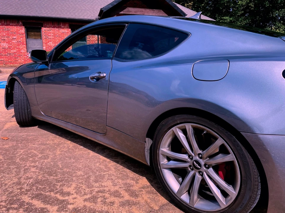 2012 Hyundai Genesis - Image 10 of 19