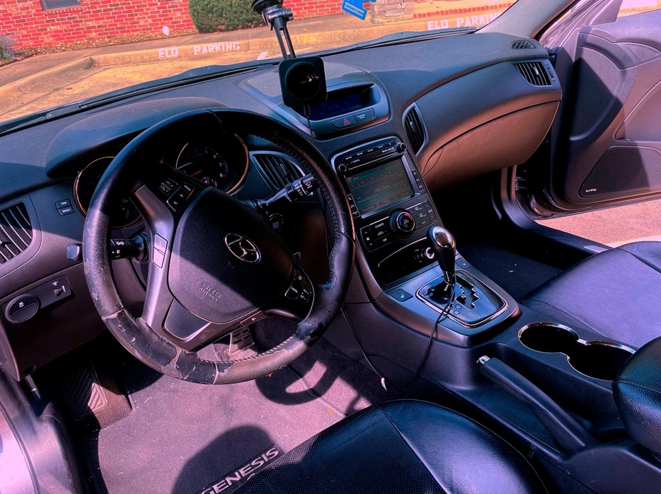 2012 Hyundai Genesis - Image 13 of 19
