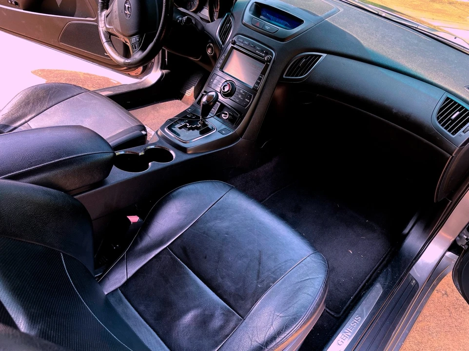 2012 Hyundai Genesis - Image 18 of 19