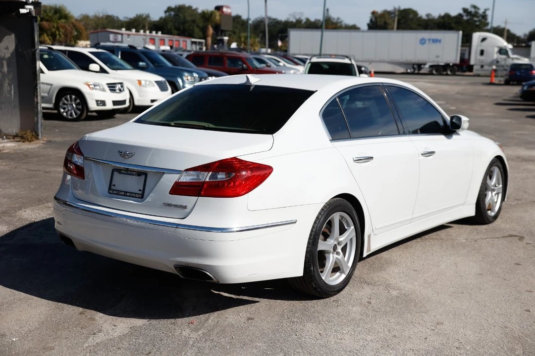 2012 Hyundai Genesis - Image 11 of 21