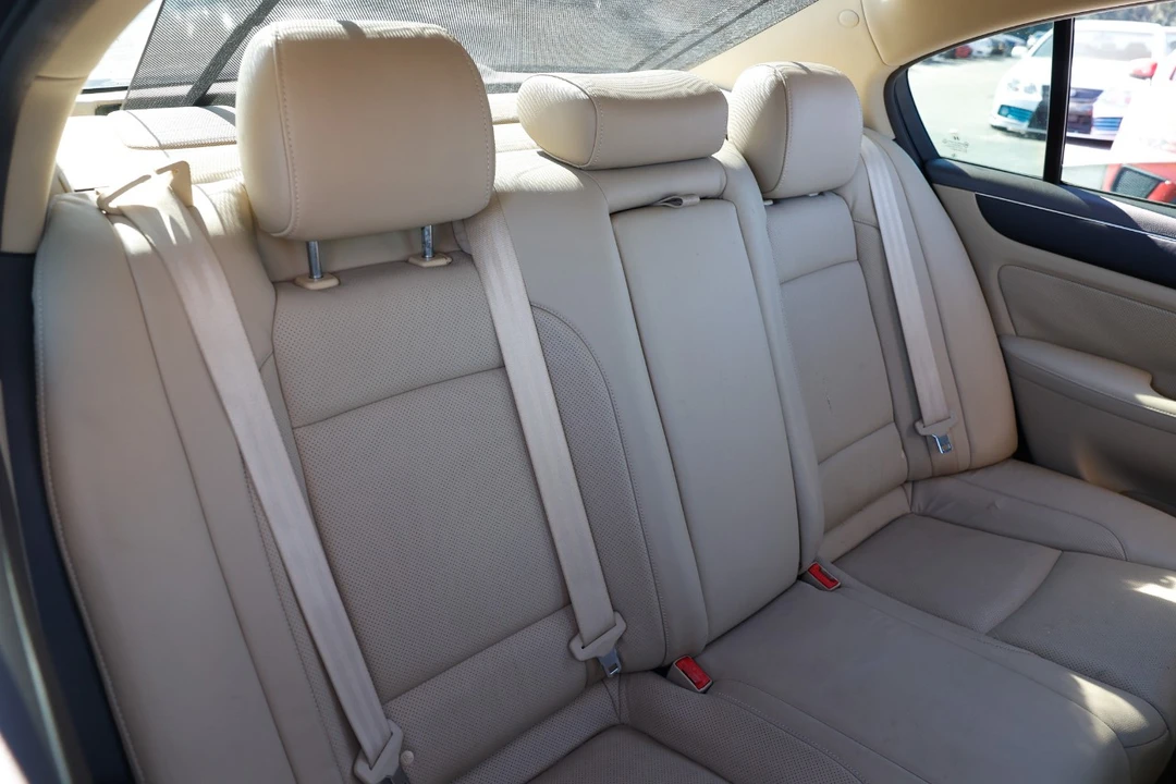 2012 Hyundai Genesis - Image 14 of 21