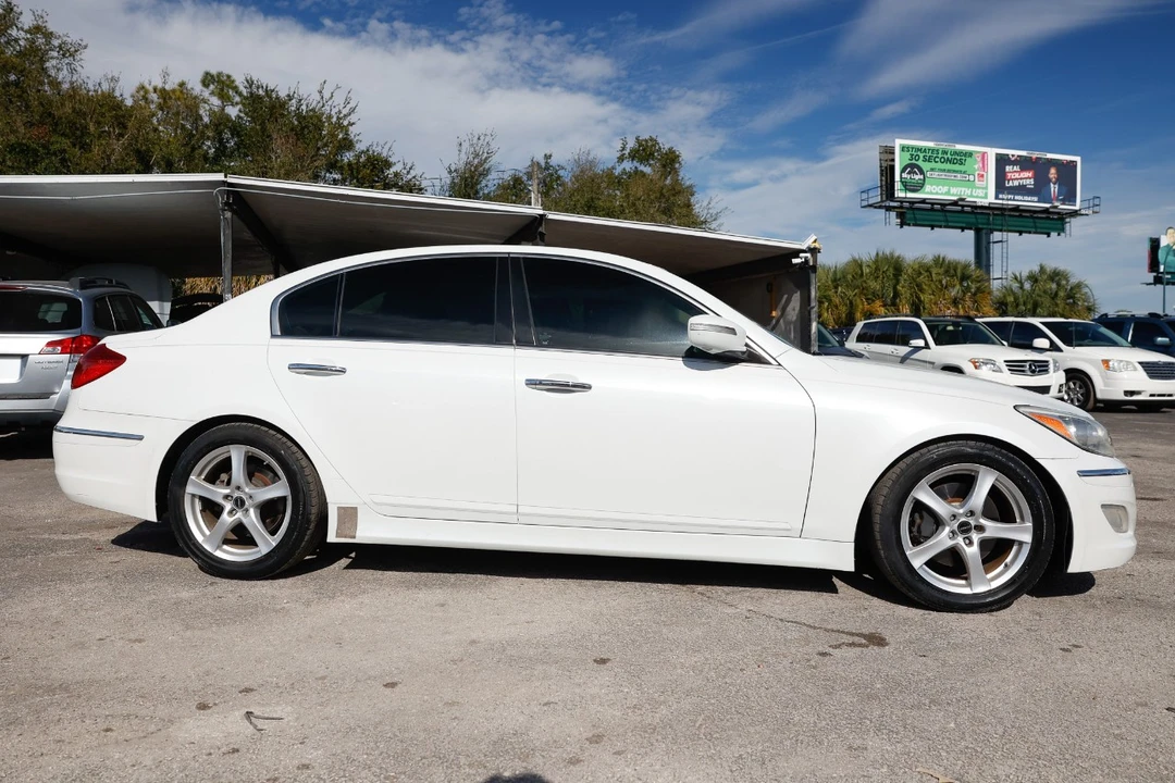 2012 Hyundai Genesis - Image 13 of 21