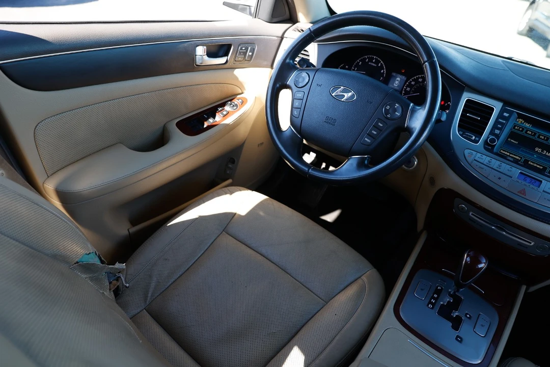 2012 Hyundai Genesis - Image 20 of 21